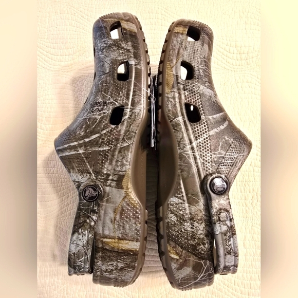 NWT Crocs Classic Realtree Edge Clogs, Limited Edition Release - Picture 7 of 10